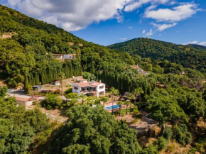 Luxury country house with pool and breathtaking views, Casares